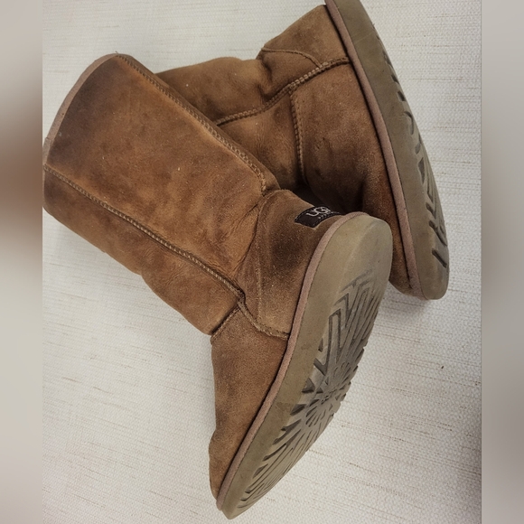 UGG Shoes - UGG Brown Chestnut Suede Classic Boots Sz 7